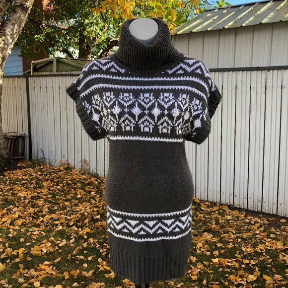 Seductions Dresses & Skirts - Black & White Fairisle Sweater Dress